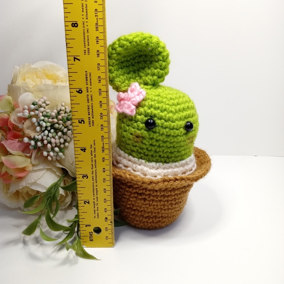 Amigurumi Little Cactus Plant. Crochet Cactus in Pot. Kawaii Toy. Stuffed Toy. - Picture 5 of 5